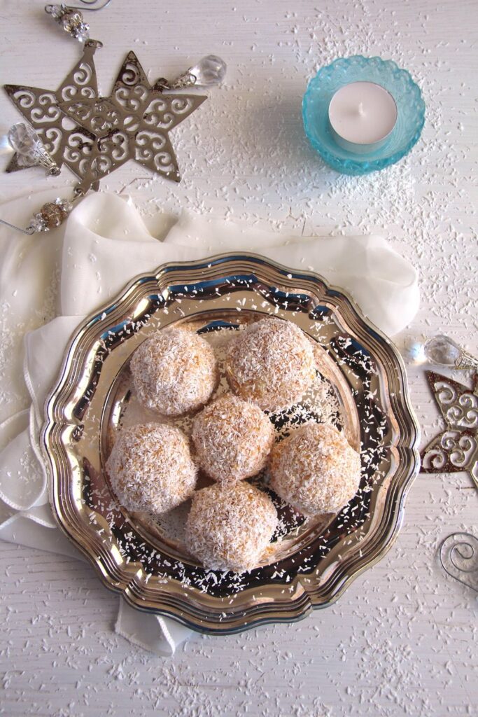 cake balls recipe with coconut and pineapple