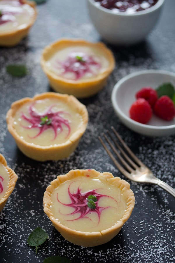 raspberry tarts with white chocolate