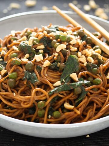 soy sauce noodles with peanut butter and spinach