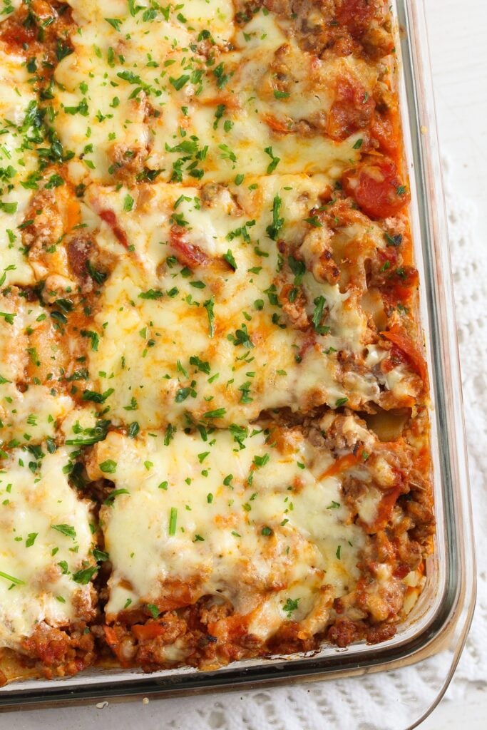 cheesy bake with ground meat and noodles