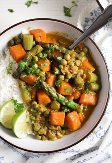 Asparagus Curry (with Coconut Milk and Sweet Potatoes)
