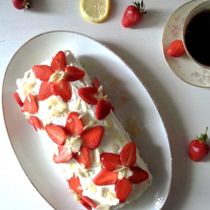 Strawberry Basil Roll with quark and cream