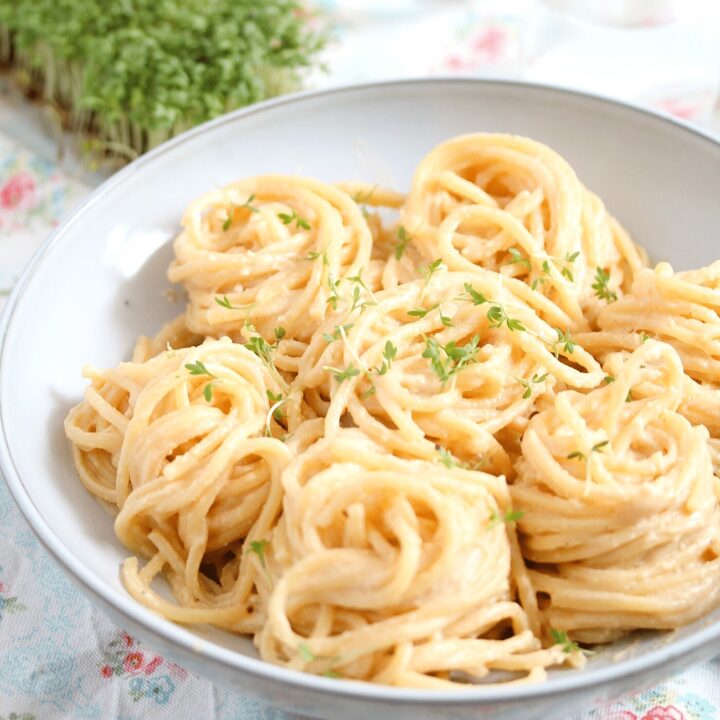 vegan cauliflower mac and cheese in a pasta bowl