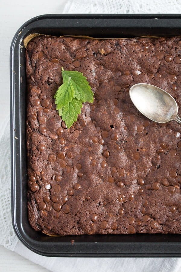 zucchini chocolate brownies with chocolate chips