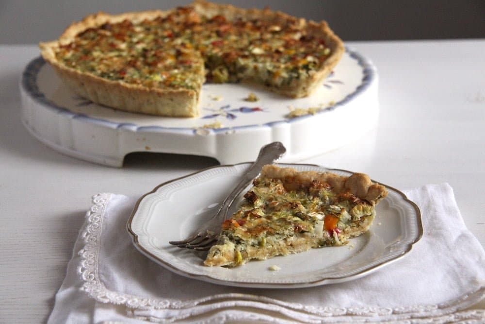 easy quiche with cheese and spring onions