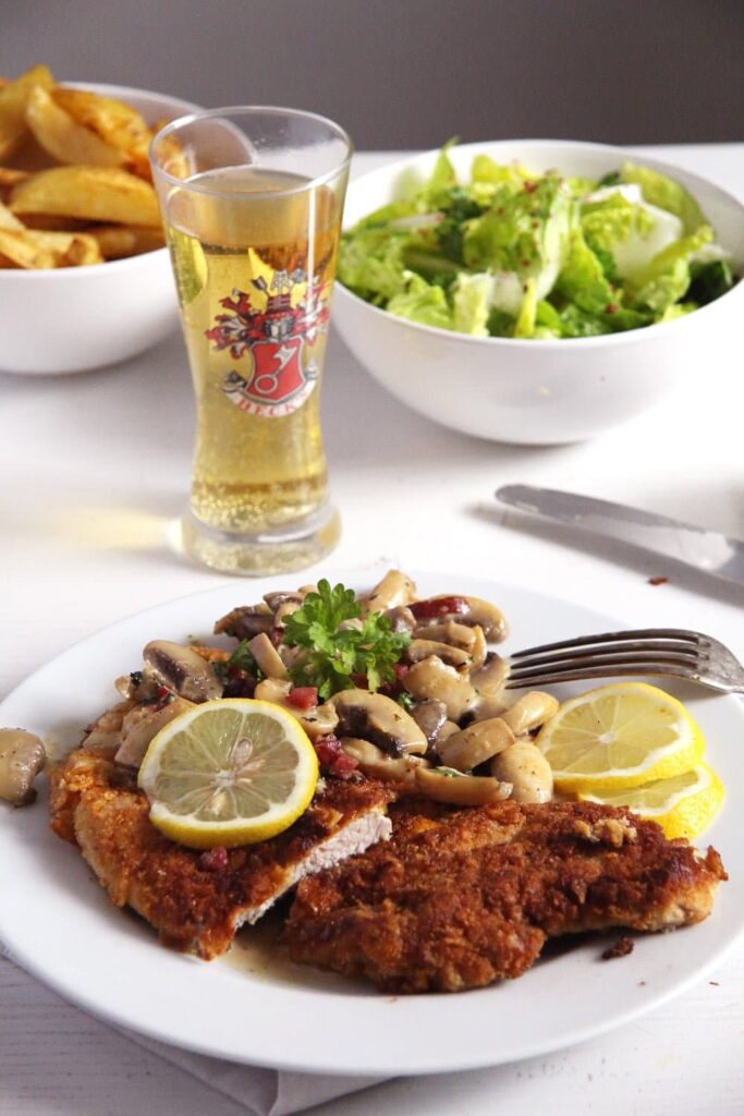 Hunter's Schnitzel jägerschnitzel with mushrooms