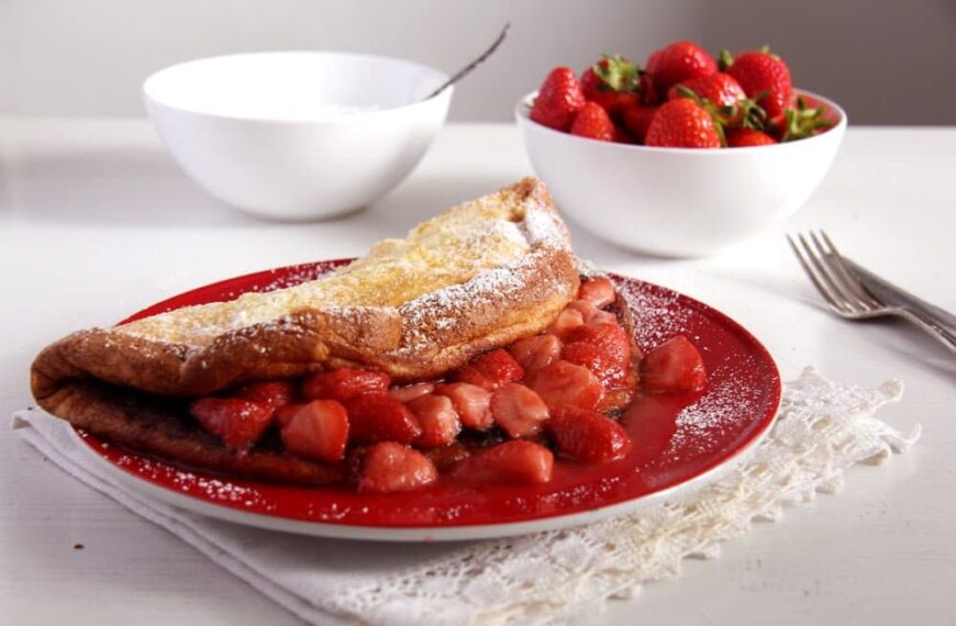 German Cast-Iron Pancakes (with Strawberry Sauce)