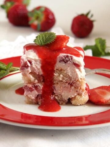 strawberry tiramisu recipe with mascarpone and cream