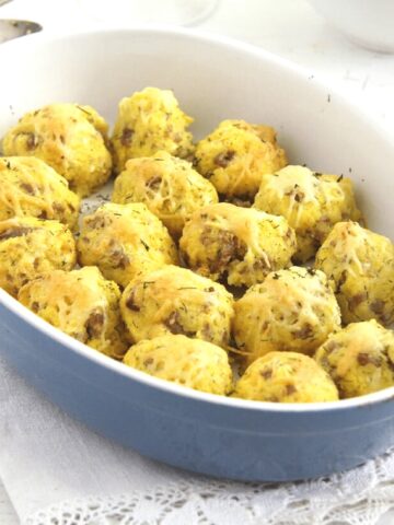 polenta balls stuffed with cheese and sausages