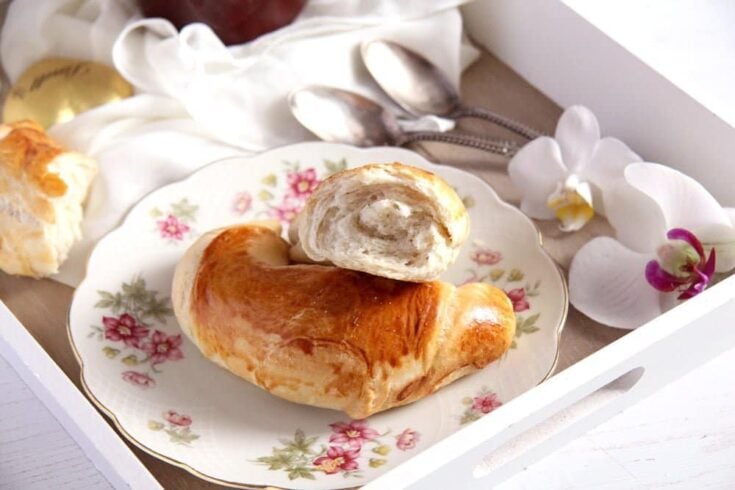 Easter Baking Recipes / Sweet and Savory Easter Baking crescent rolls homemade 735x490 Easter Baking Recipes / Sweet and Savory Easter Baking