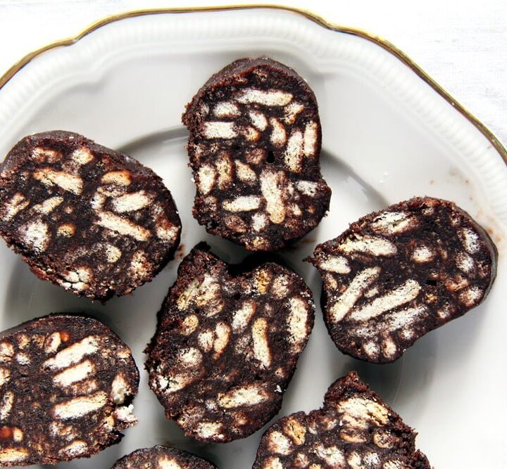 romanian chocolate salami with biscuits