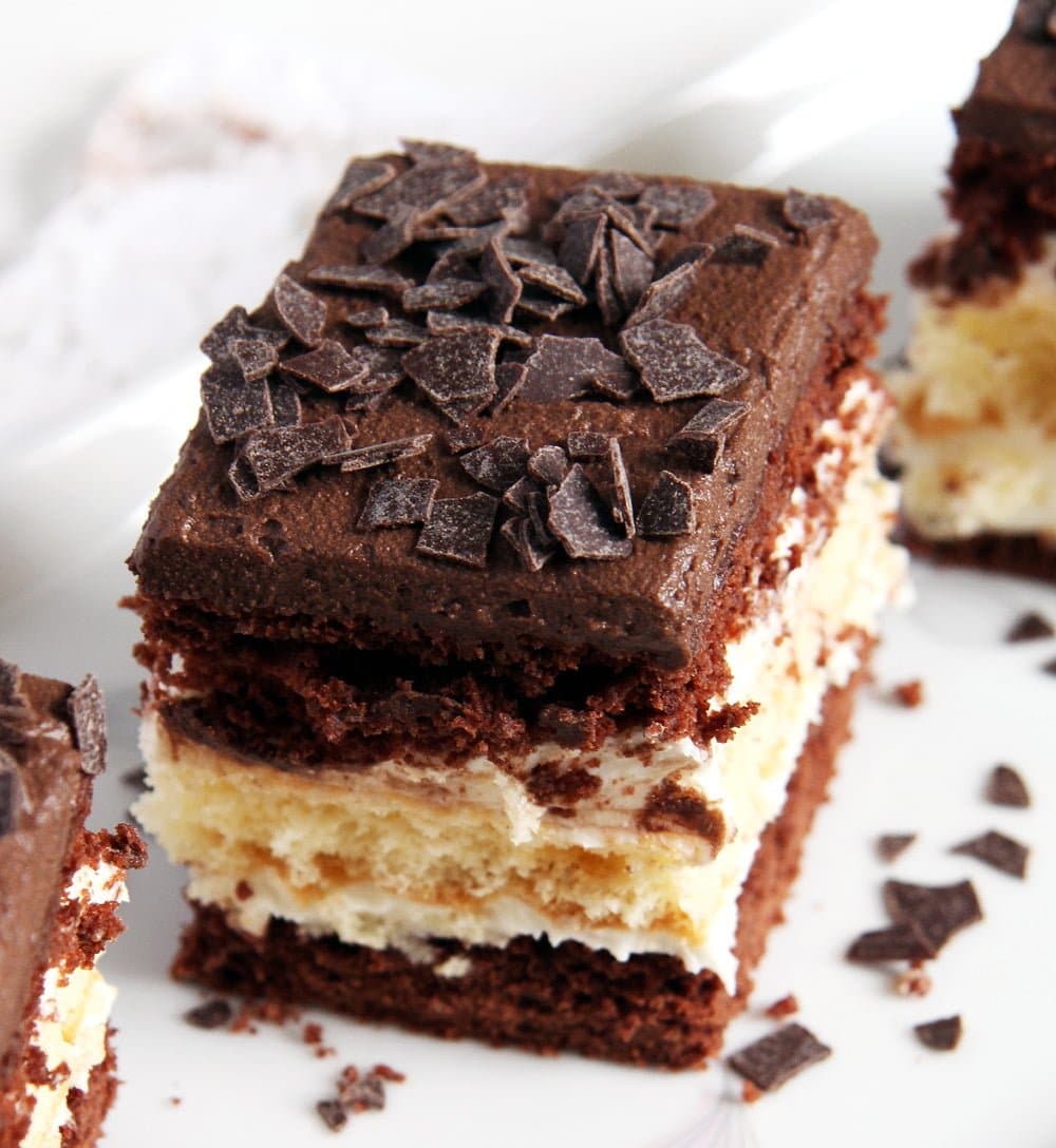 layered-chocolate-vanilla-cake