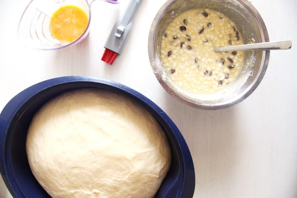 bowl of yeast dough and small bowl with sweet cheese filling