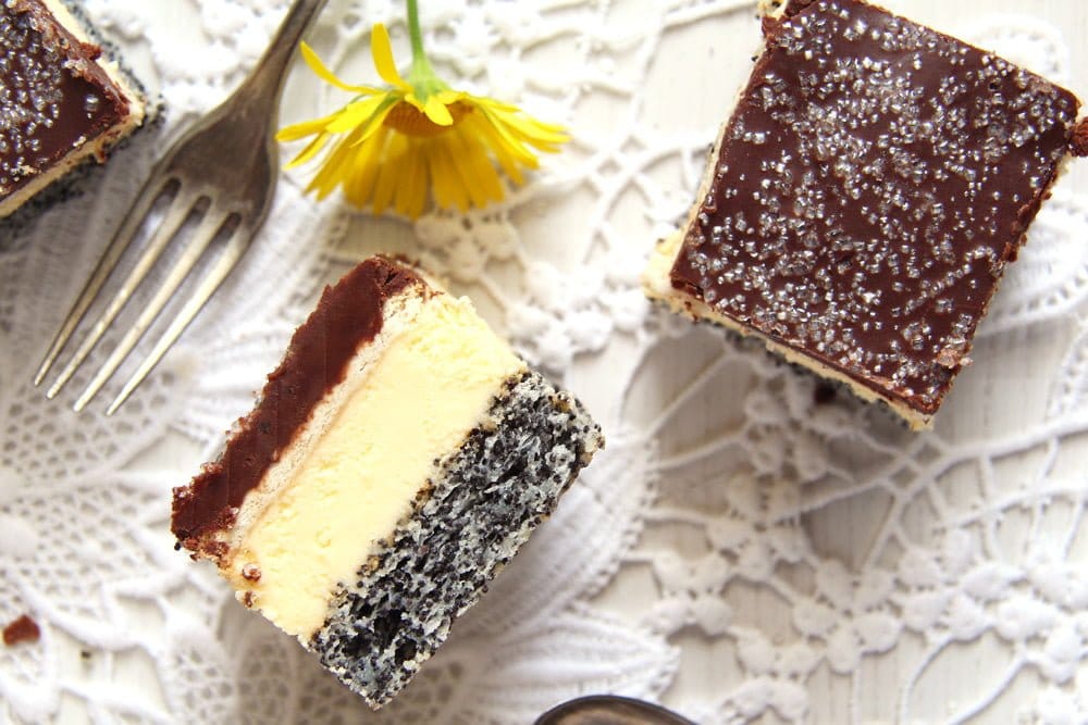 poppy seed vanilla layer cake chocolate glaze