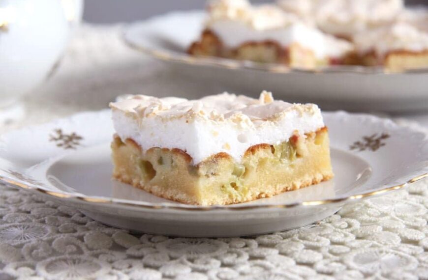 Rhubarb Meringue Cake – Romanian Desserts
