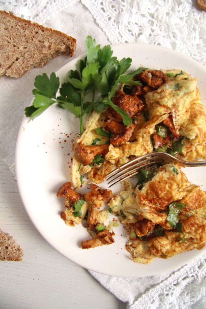 chanterelle omelet with herbs