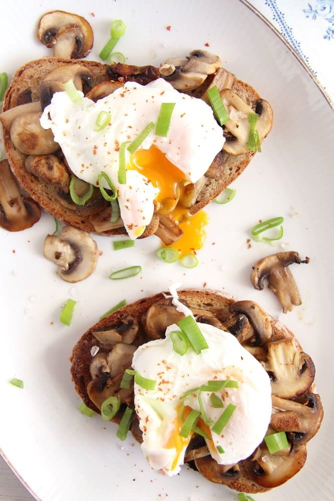 sourdough slice with mushrooms and poached egg