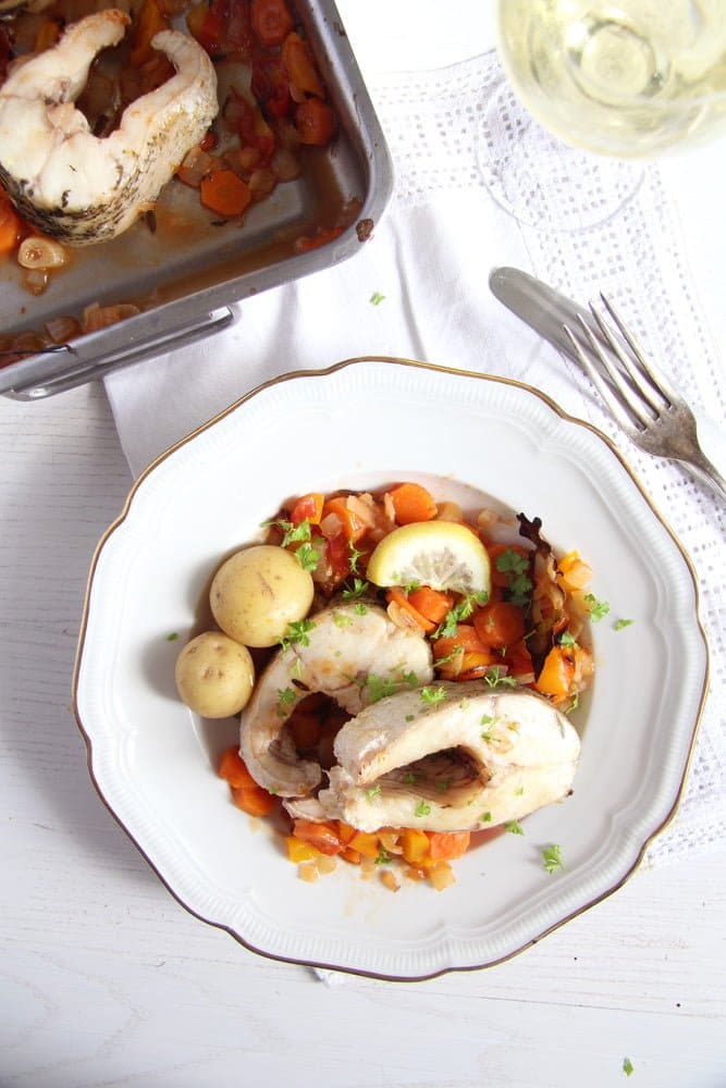 Oven-Baked Pike with Vegetables and White Wine