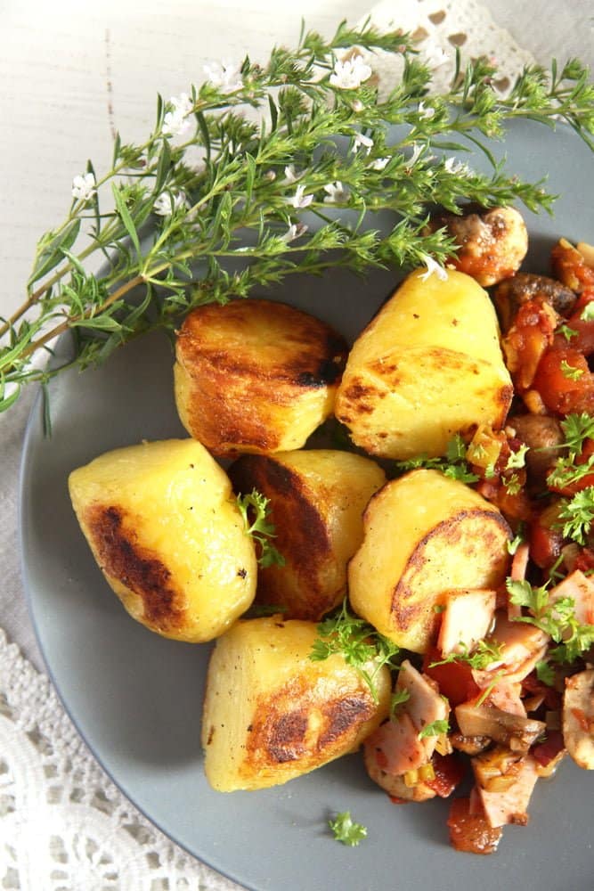 skillet potatoes with bacon and vegetables