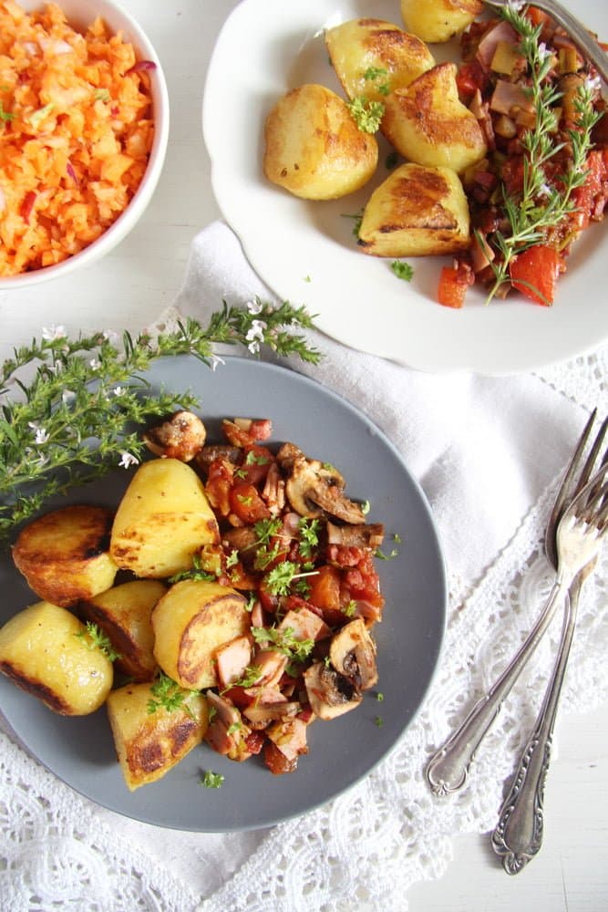 skillet potatoes with bacon and vegetables