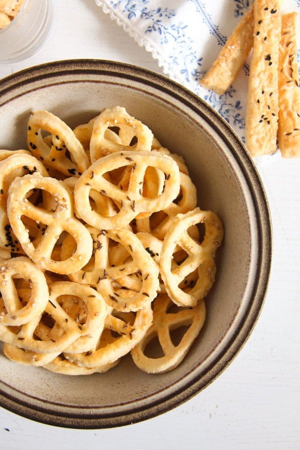 small bowl with covrigei or Romanian pretzel