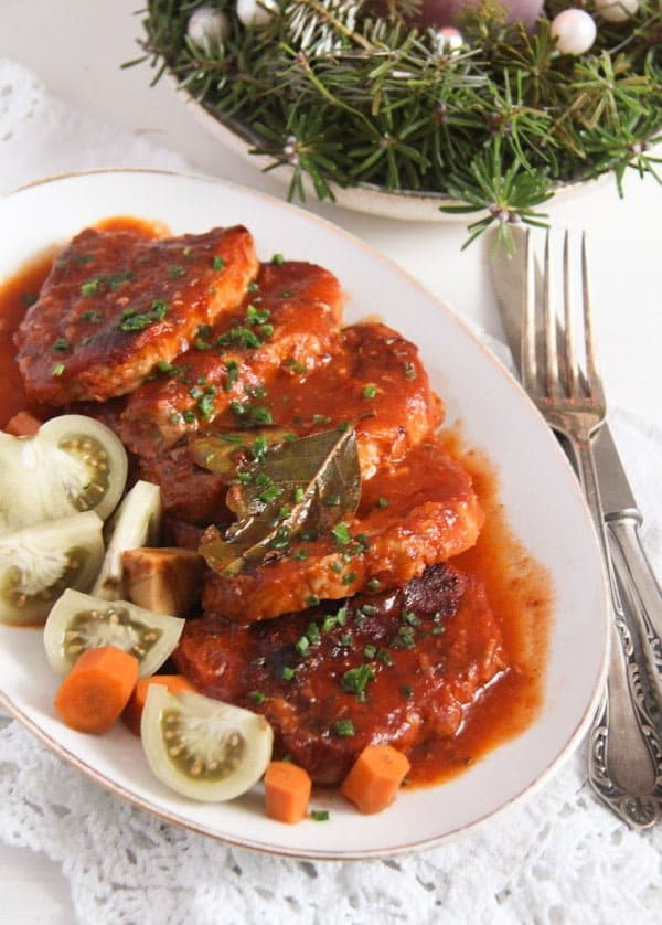 easy roasted pork in tomato sauce