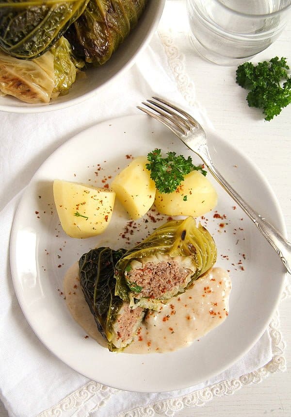Easy Stuffed Savoy Cabbage with Minced Meat – German Recipe
