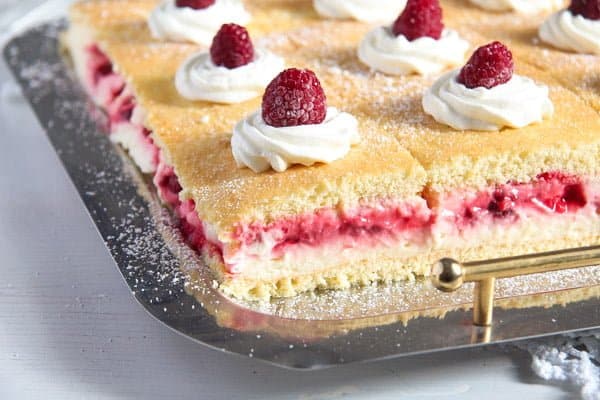 lemon cake with raspberries