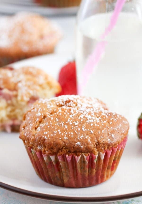 strawberry muffins with sour cream