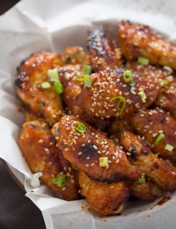 korean chicken wings with gochujang sauce