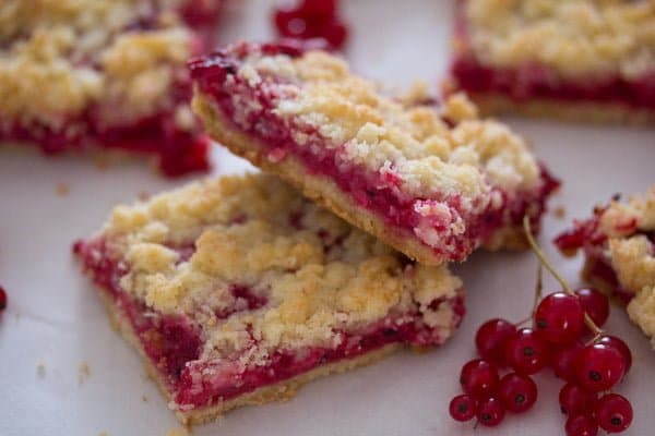 squares of red currant cake