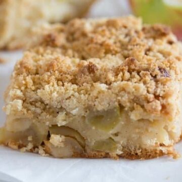 Apple Crumble Cake – German Streusel Cake - Where Is My Spoon