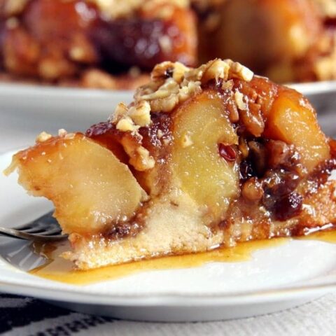 apple caramel cake slice