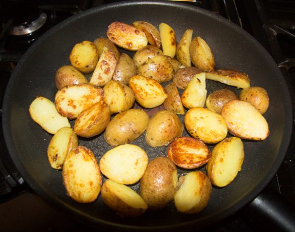 Pan-fried Asparagus and Potatoes - Where Is My Spoon