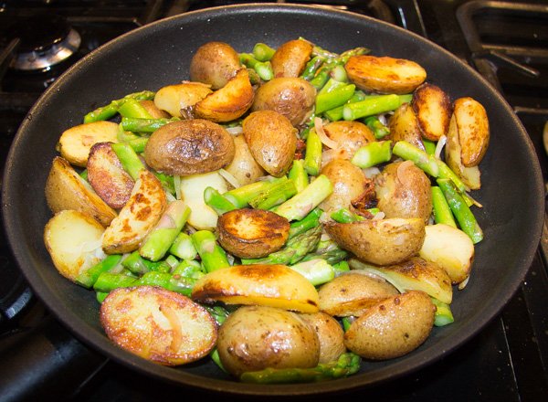 how to make pan fried asparagus and potatoes