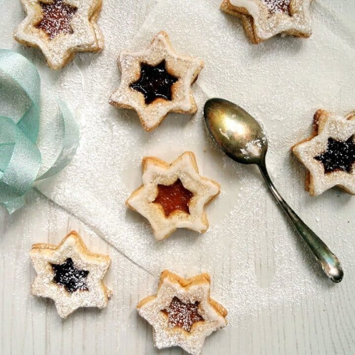 Austrian Jelly Cookies - Traditional Austrian Linzer Cookies Jam Thumbprints Living On Cookies - Über 3 bewertungen und für köstlich befunden.