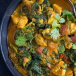 close up chicken saag in a bowl