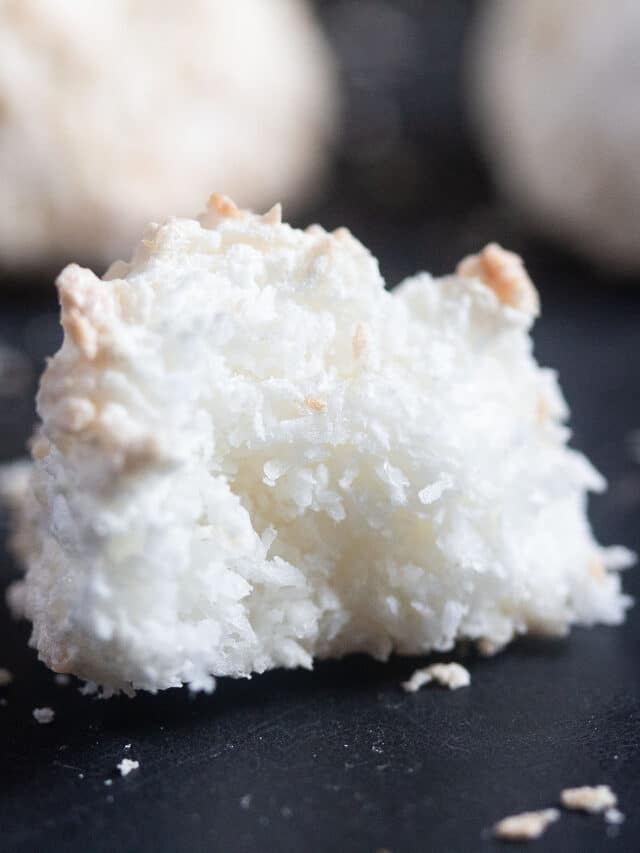 German Coconut Macaroons (3 Ingredients)