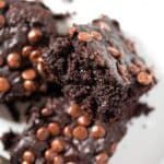 pinterest image of brownies with chocolate chips.