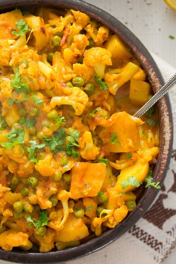bowl of cauliflower curry with rice