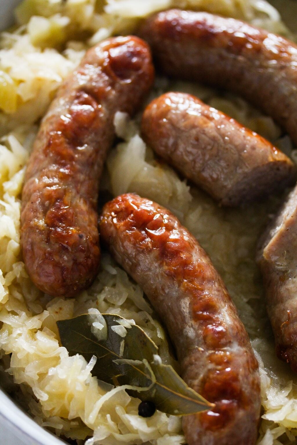 How to Cook Brats in the Oven (Baked Sausages or Bratwurst)