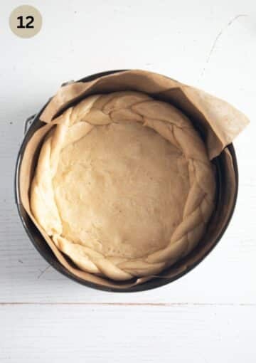 Placing the dough and braid into the springform pan.