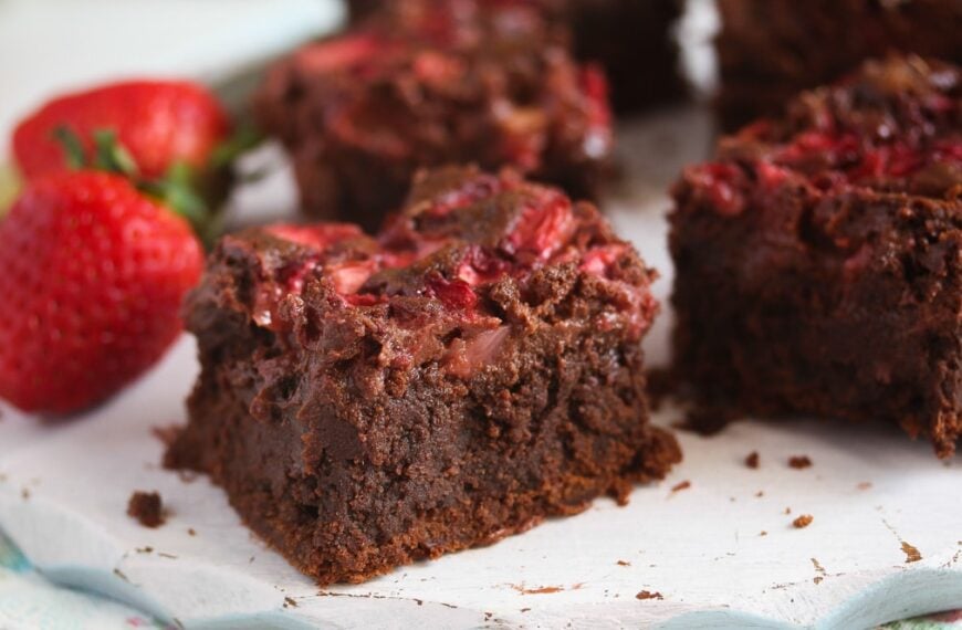 Brownies with Strawberries (and Chocolate)