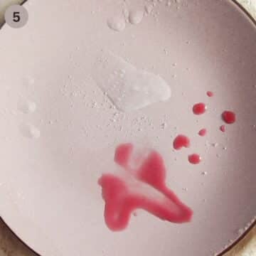 showing how to check if jam is set using a frozen plate.