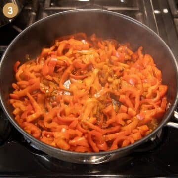 Hungarian lecso recipe, step 3: add sliced pepperes to lecso.