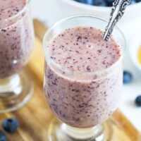 oatmeal blueberry smoothie in a glass