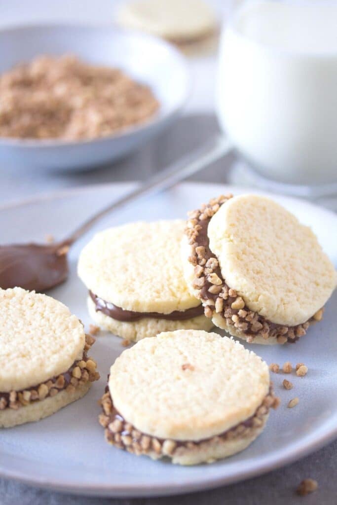 shortbread cookie sandwich filled with nutella