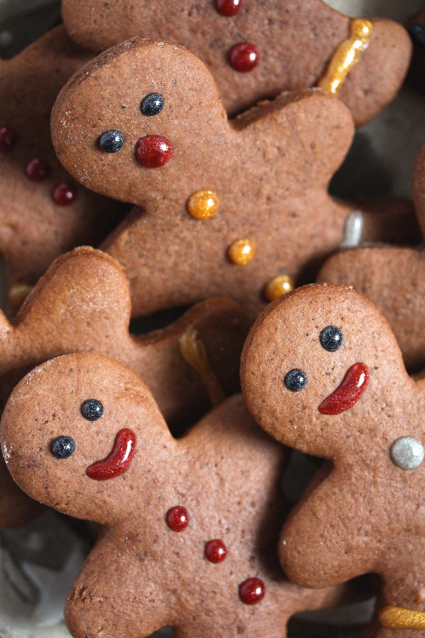 close up smiling gingerbread men