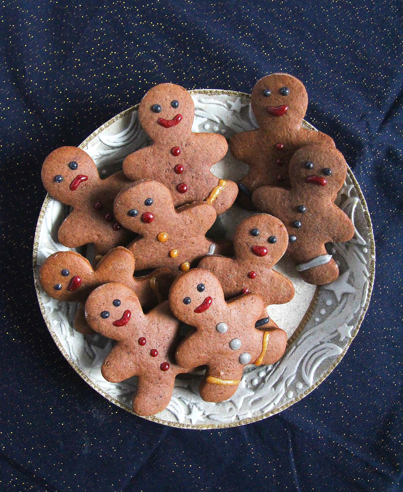 plate with small gingerbread men