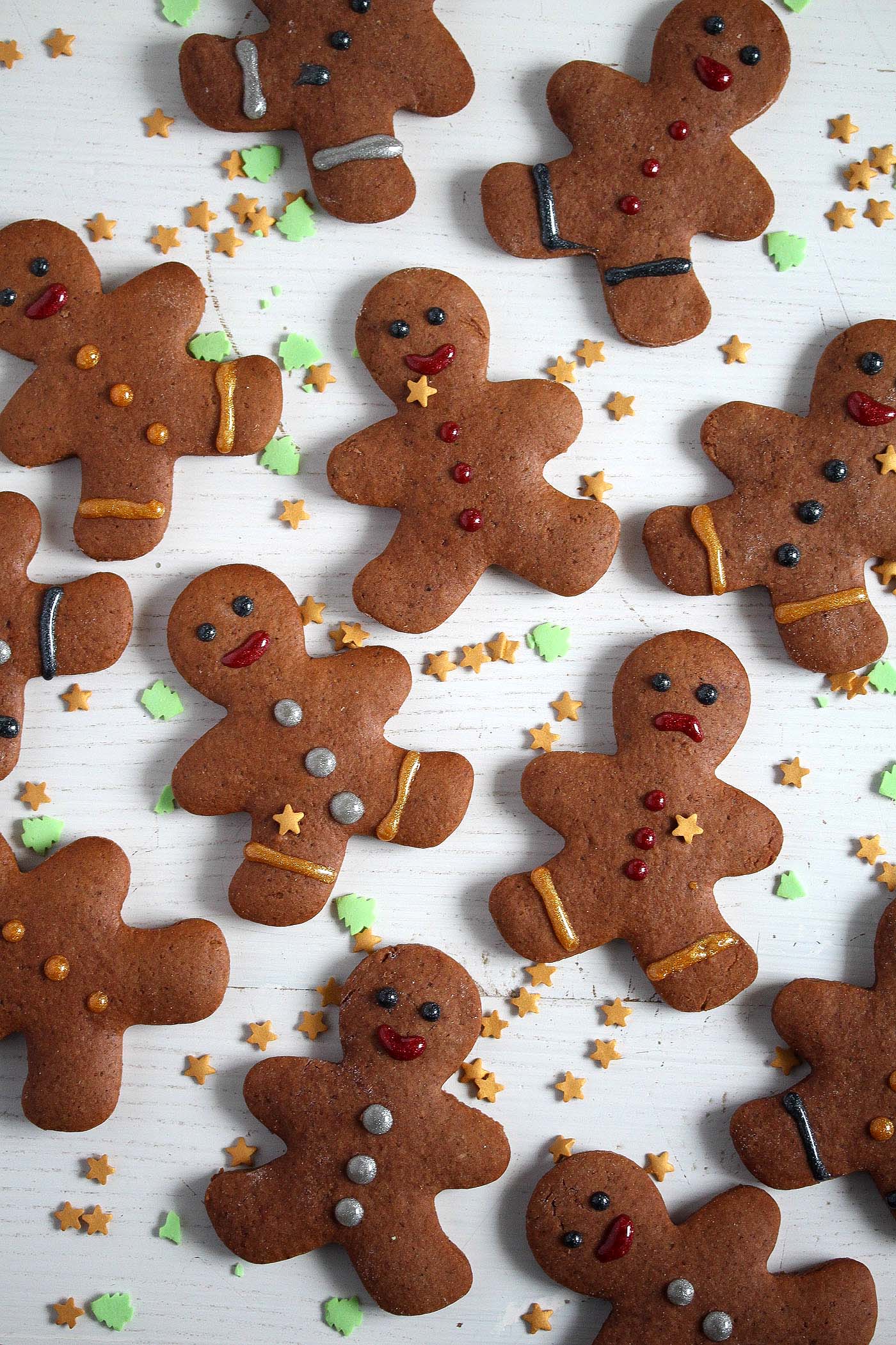 gingerbread without molasses cut into gingerbread men